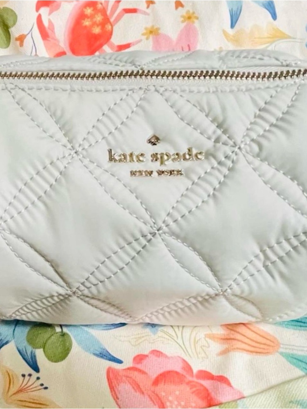 Brand new Kate Spade Chelsea medium cosmetic makeup bag